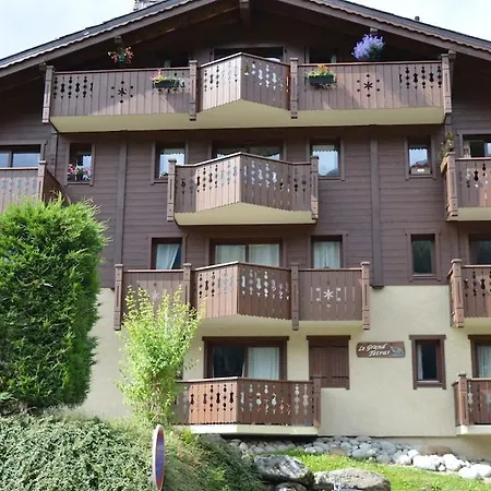 Apartment 2 Bedroom In Stone's Throw From Prairon Lift Les Houches
